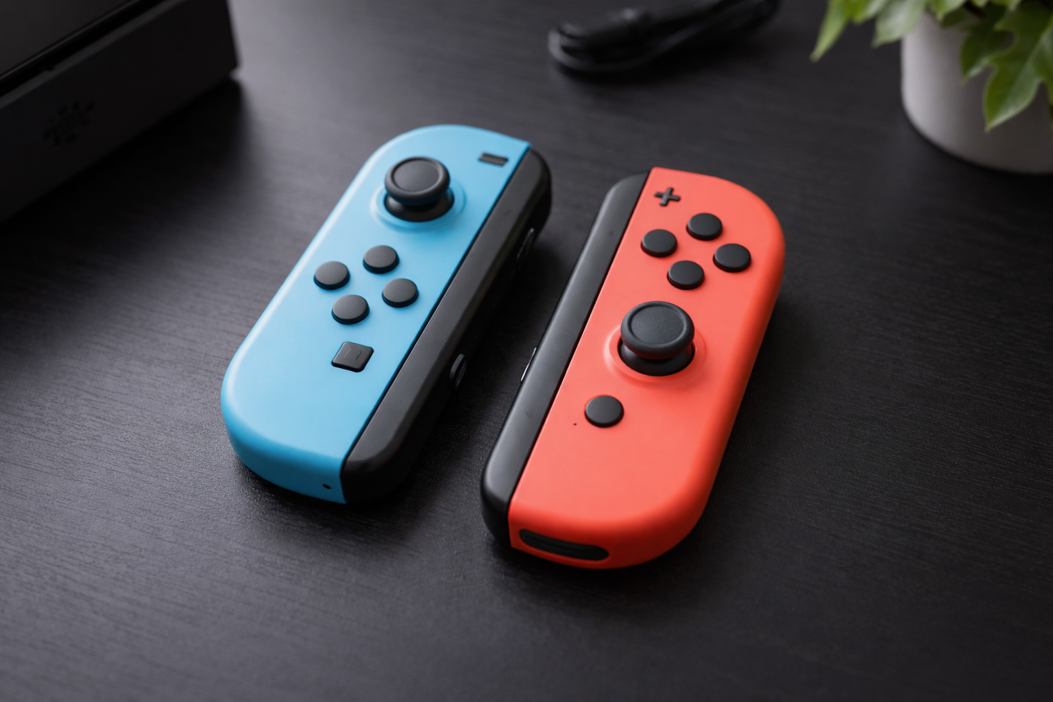 スティックが勝手に動く「ジョイコンドリフト」対策｜原因・放置リスク・修理の目安