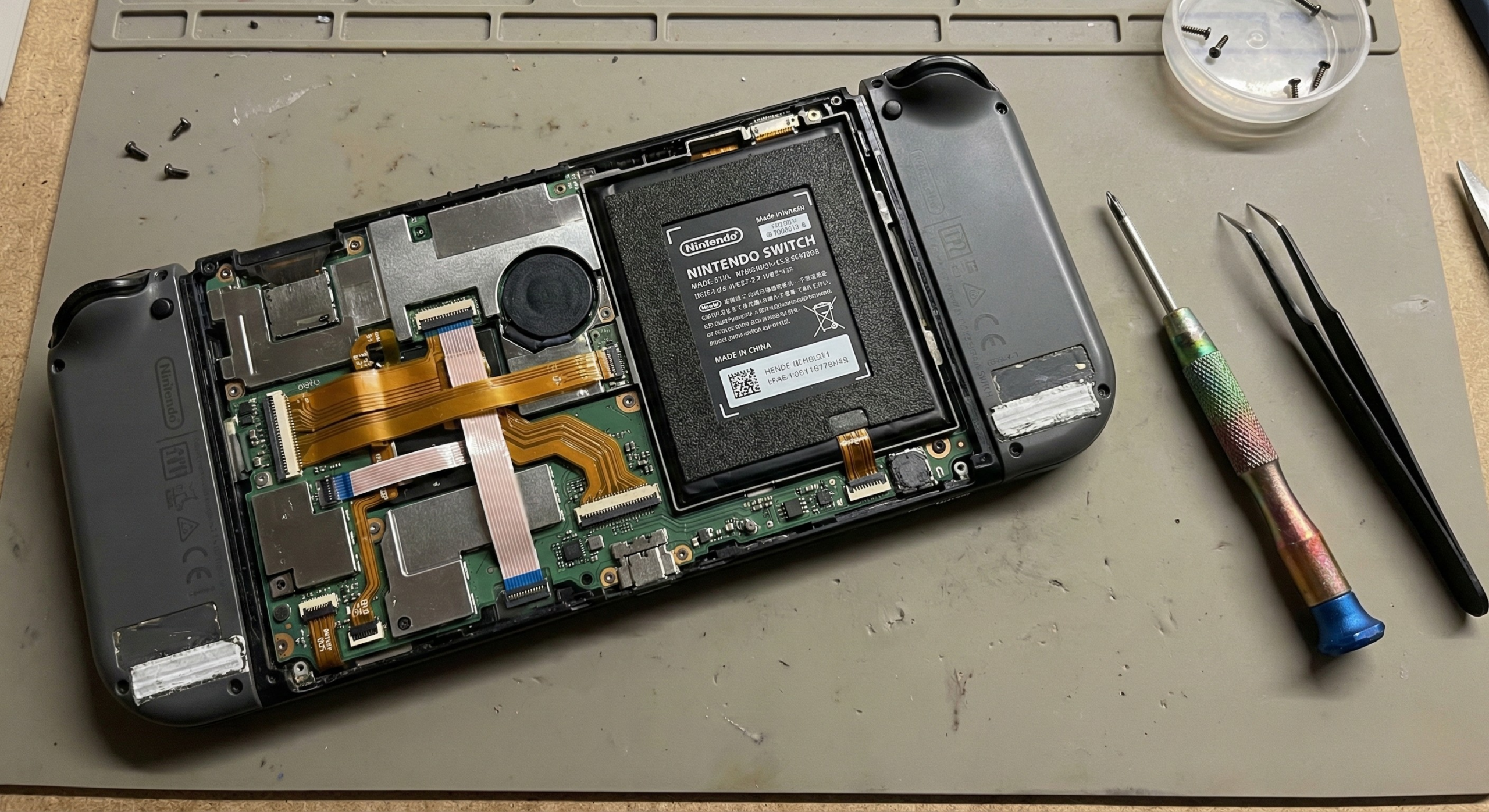 Switchを自分で修理するのは危険？失敗例とリスク｜安全にできる範囲・プロに任せる目安