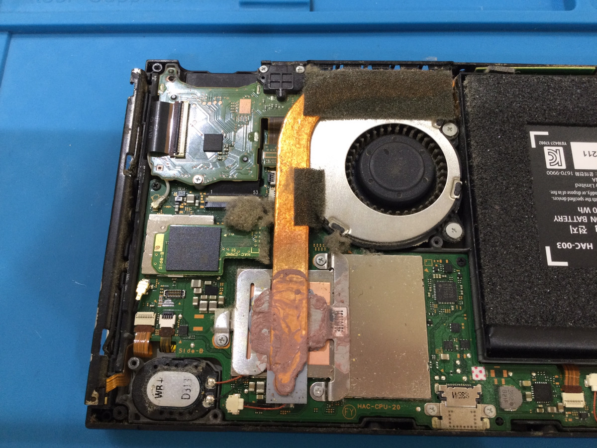 Nintendo Switchの内部クリーニングで発熱・異音を改善！　ホコリが原因？！　不具合例と対策法