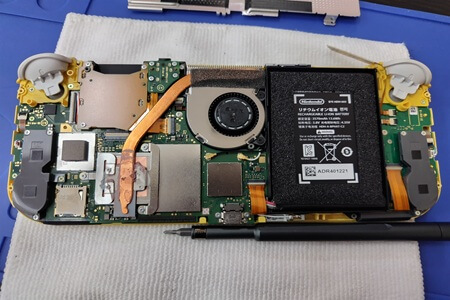 Nintendo Switch Liteバッテリー装着部分