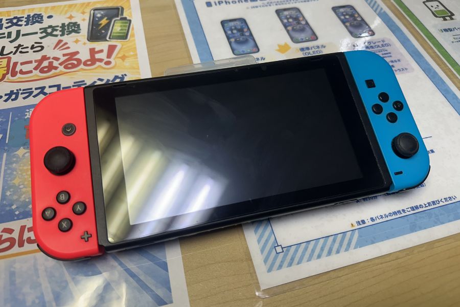 Nintendo Switchの画面が真っ暗でも電源は入っている？液晶交換修理が必要なケースを解説