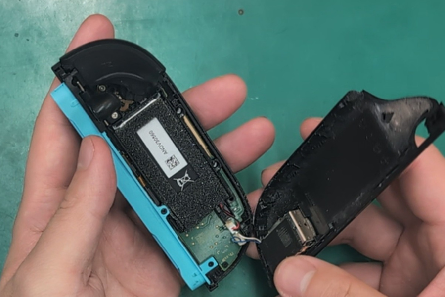 Switch2のJoy-Con 2（左）バッテリー交換で充電の減りが改善｜SWITCHMASTER